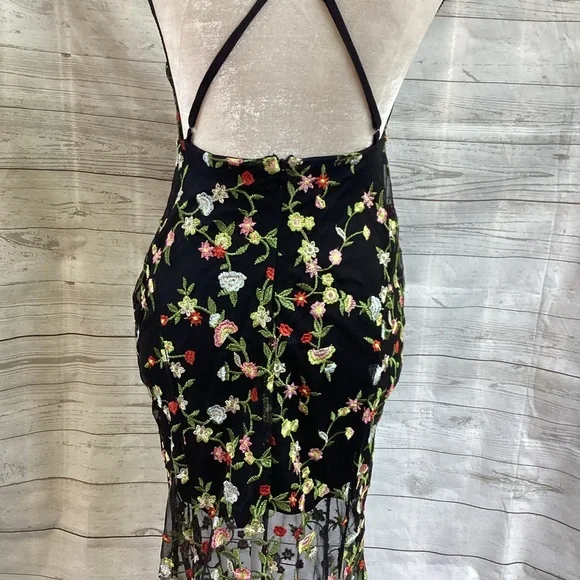HTF Lulus Black Floral Embroidered Maxi Dress Open Back M Prom - Picture 10 of 16